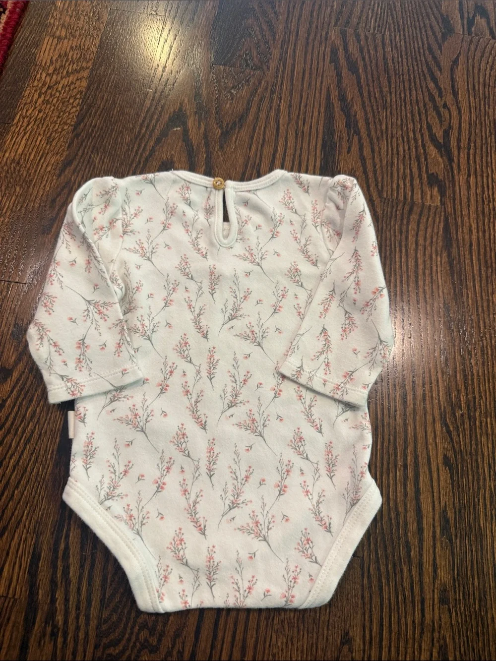 Floral Print Long-Sleeve Baby Bodysuit in White and Pink